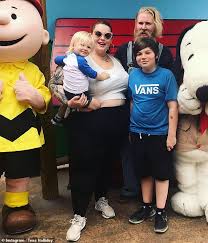 Tess holliday, who is married to husband nick, has come out as pansexual. Mother Of Two Tess Holliday Reveals She Got An Abortion Readsector