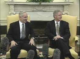 Bwana netanyahu alishinda nafasi ya kuongoza chama likud tena na kuchaguliwa kama waziri mkuu kwa mara ya pili machi 2009. File President Clinton With Prime Minister Netanyahu 1996 Webm Wikimedia Commons