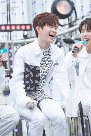 He is the main vocalist of the group. Straykids ìŠ¤íŠ¸ë ˆì´í‚¤ì¦ˆ ìŠ¹ë¯¼ Seungmin ê¹€ìŠ¹ë¯¼ ë¨¸ë¦¬
