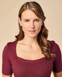 Kari Townsend's Instagram, Twitter & Facebook