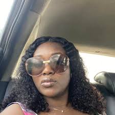 Kindly approve this admin. Hmmm.... I'm outside the country with my bf and  currently pregnant. He insists that his mother comes over when I deliver  instead of my mum. His mum visited