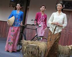 Daftar pakaian adat jawa tengah. Pakaian Adat Jawa Barat Model Pakaian Pakaian Wanita