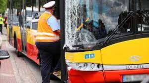 Jedna osoba zginęła, a 22 zostały ranne, z czego 17 jest hospitalizowanych. Warszawa Kolejny Kierowca Autobusu Pod Wplywem Narkotykow Polsat News