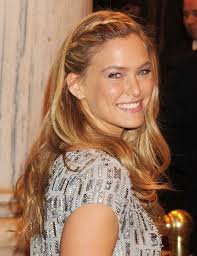 Bar Refaeli Photos Photos Celebs At The Marchesa Fall 2012 Show In Nyc Haar Styling Ische Hochzeit