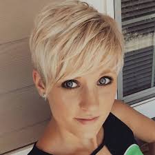 Das lässt sich sehr gut mit den frisuren für frauen ab 50 mit brille kombinieren. Wunderbar Kurzhaarfrisuren Damen Blond 2018 Brille Die Besten 25 Kurzhaarfrisuren 2018 Trend Ab 50 Kurzhaarfrisuren Haarschnitt Kurz Frisuren Schmales Gesicht