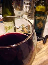 În top a intrat și vinul cuplului brad pitt și angelina jolie. Syrah Unul Dintre Cele Mai Bune Vinuri Din Lume DeÈtepÈi Ro