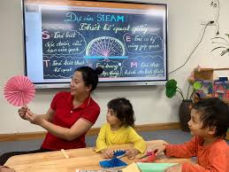 Những chiếc quạt giấy xinh xắn