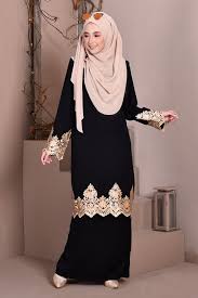 Tujuan ini bisa tercapai hanya dengan wanita berbusana longgar. Baju Kurung Lace Royal Maya Glamour Black Muslimahclothing Com