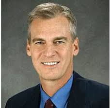 Renee Naylor (@Balastreaswife)