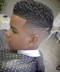 Voir plus d'idées sur le thème cheveux crépus homme les dégradés sont un moyen simple et élégant de rajouter du style et de la dimension à votre coupe de cheveux. Afro Coiffure Garcon Noir Coupes De Cheveux Pour Enfants Coupe De Cheveux Garcon Coiffures Pour Homme Frise