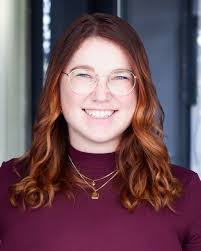 Laura Blank's Instagram, Twitter & Facebook