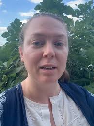 How to keep engaged at work 😅, Go outside! , Find what you can eat,  sample, gather, sample again, give thanks #nomakeup #foraged #nashvilletn