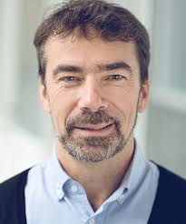 Sébastien Arcand publishes a book