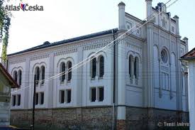 Promítáme za sokolovnou dne 27.8.2021 po 20.00 hod. Synagoga Golcuv Jenikov Atlasceska Cz