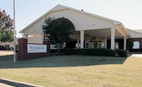 This amazing new theater features amenities such as plush automated reclining seats, reserved seating, expanded concessions and a bar serving beer, wine and alcoholic drinks. Ten Oaks Place 1915 Mo Starting Cost Lawton