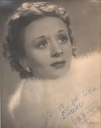 Who is Ursula Jeans dating? Ursula Jeans boyfriend, husband