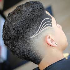 Fade Frisur Undercut Designs Style Trend Mannerfrisur Hairstyles Trendige Frisuren Herrenfrisuren Haarschnitt
