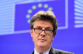 Commissioner Jonathan Hill steps down