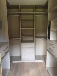 Einbauschranke Nach Mass Begehbare Kleiderschranke Begehbarer Kleiderschrank Schrank Und Kleiderschrank