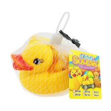 Bebek adalah burung air berukuran sedang yang terkait dengan bebek adalah hewan omnivora yang memakan tanaman air, ikan kecil, serangga dan belatung baik. Momo Vynil Bebek Kecil Dan Induk Mainan Edukasi Anak Terbaru Agustus 2021 Harga Murah Kualitas Terjamin Blibli