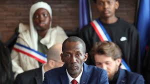 Photo Visé par des propos racistes le maire de Saint-Denis Bally ...