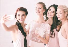 Choose between a filter or a lens 14 Snapchat Filters To Make Your Wedding Extra Memorable Ftd Com