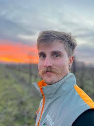 For one evening only at Mooroolbark Library, you can sample a variety of Rob  Dolan wines and learn all about the process of creating them! Rob Dolan  Wines have called Warrandyte South