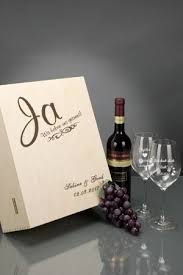 Weinset Mit Gravur Als Perfektes Hochzeitsgeschenk Www Gravurxxl De Hochzeitsgeschenk Geschenke Hochzeit