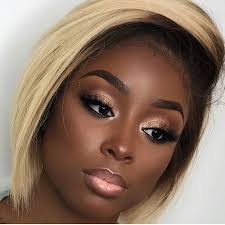 Perfect Dark Root Blonde Bob On Dark Brown Skin With Daytime Dramatic Makeup Dark Skin Blonde Hair Blonde Hair Black Girls Blonde Hair With Roots