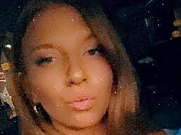 Erin Ridgeway's Instagram, Twitter & Facebook