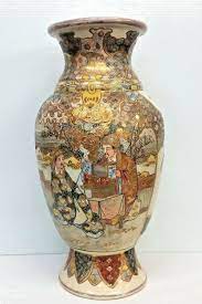 Antique Japanese Satsuma Hand Painted Porcelain Vase With Gold Gilt Ebay Hand Painted Porcelain Porcelain Painting Hand Painted Vases