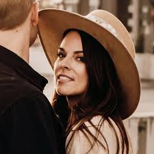 Caitlin Melvin's Instagram, Twitter & Facebook