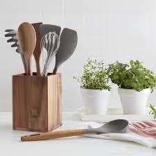 Wood utensils are also don't conduct heat, so you can leave a spoon in a slow cooking sauce and whether you're looking for wood spoons and spatulas or plates and salad bowls, we've rounded up. Pin On For Our Home