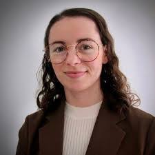 Shayna Scott's Instagram, Twitter & Facebook