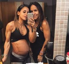 Julian's school, prosseguindo os estudos no curso de comunicação social e cultural. Carolina Patrocinio Exibe Braco Musculado E Choca Seguidores Nacional Flash