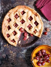 Tourte Ajouree Aux Raisins Rouges Recette Recettes Gastronomiques Raisins Rouges Gateaux Et Desserts
