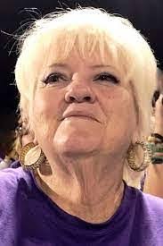 Donna Kasinger's Instagram, Twitter & Facebook