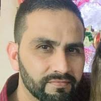 100+ perfiles de «Carlos Charles»