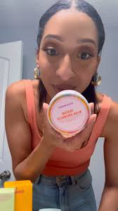 I was ecstatic when I received a PR box from my favorite skincare line  @goodmolecules ! I love that their products have clean ingredients AND it’s  inexpensive. Go check them out if you haven’t already ...