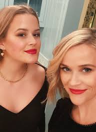 Reese Witherspoon a jej dcéra Ava sú ako dvojičky: Veď sa aj rovnako  obliekajú!