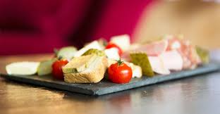 Epingle Par Domaine Du Haut Jardin Sur Restaurant La Table Du Haut Jardin Restaurant Vosges Sejour Romantique