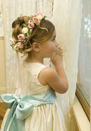 Looking Mariage Coiffure Petite Fille Mariage Robe De Bouquetiere