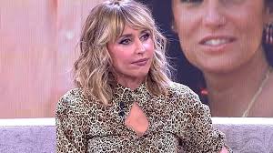 Emma García se desespera y alza la voz a sus colaboradores en 'Fiesta': "Me  estoy cabreando"