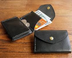 三つ折りのcompact wallet 高級イタリアンレザー ブラック 革財布パターン レザー 小さな財布