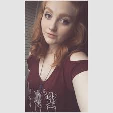 Lauren Bee (@venomyouth)