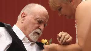 Hospice patient gets last wish: marriage to his longtime girlfriend