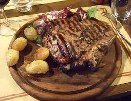 While its signature dishes haven't reached the global fame of neapolitan pizza or roman pasta, the city specializes in a range of classic tuscan food that may be less familiar to many but equally satisfying to most. 10 Foods To Try In Florence Italy