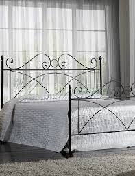 Come realizzare un cuscino con dei bottoni rivestiti con stoffa contrastante. Letto Ferro Battuto Sabrina Con Pediera Coordinata