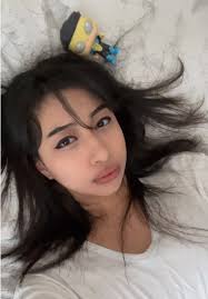 Invincible Debbie Square Hand