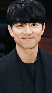 does anybody know how i can reach kong (youtuber)? i want to talk to him  about something 🤠